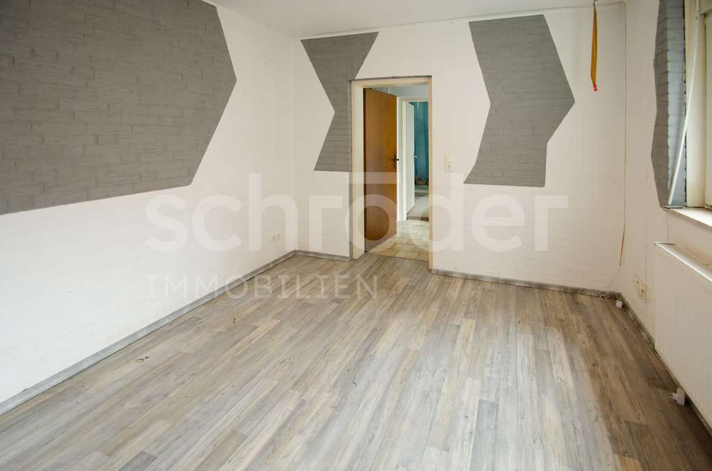 Immobilie in Linnich - Zwei teilmodernisierte Häuser mit gemeinsamen Innenhof und kleiner Halle - Bild 3