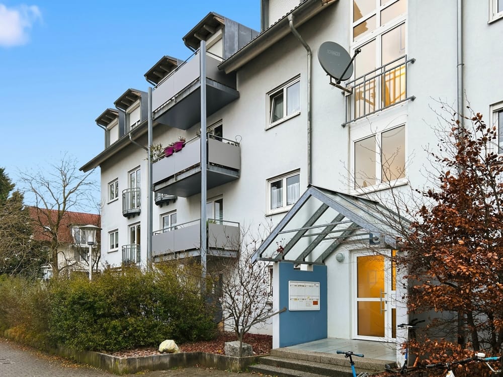 Immobilie in Weil am Rhein - Helle 3,5-Zimmer-Wohnung mit zwei Balkonen im 1. OG - Ideal für Paare & Familien - Bild 1