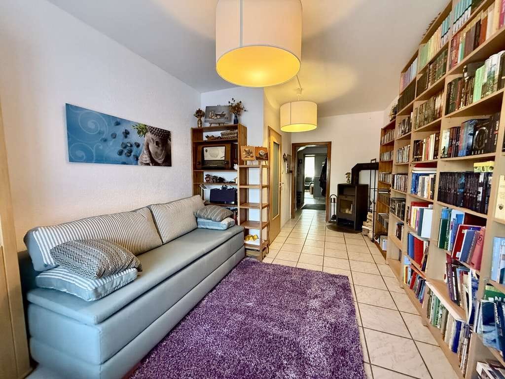 Immobilie in Vlotho - Außergewöhnlich wohnen auf rund 250 m² – viel Platz für Familie, Arbeit und neue Ideen - Bild 2
