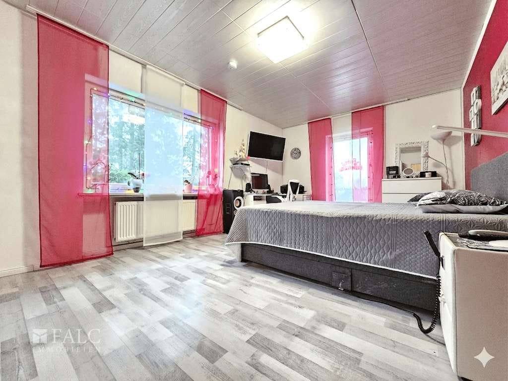Immobilie in Reisbach - Mehrgenerationenhaus mit Wohlfühlfaktor und viel Raum zur Entfaltung - Bild 3