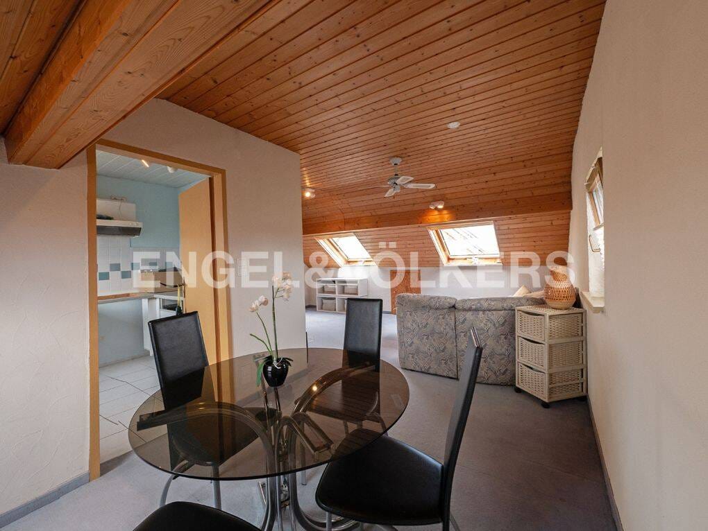 Immobilie in Sulzheim - Viel Raum für Wohnen & Arbeiten - Großzügiges Wohnhaus mit schönem Garten und viel Potenzial - Bild 3
