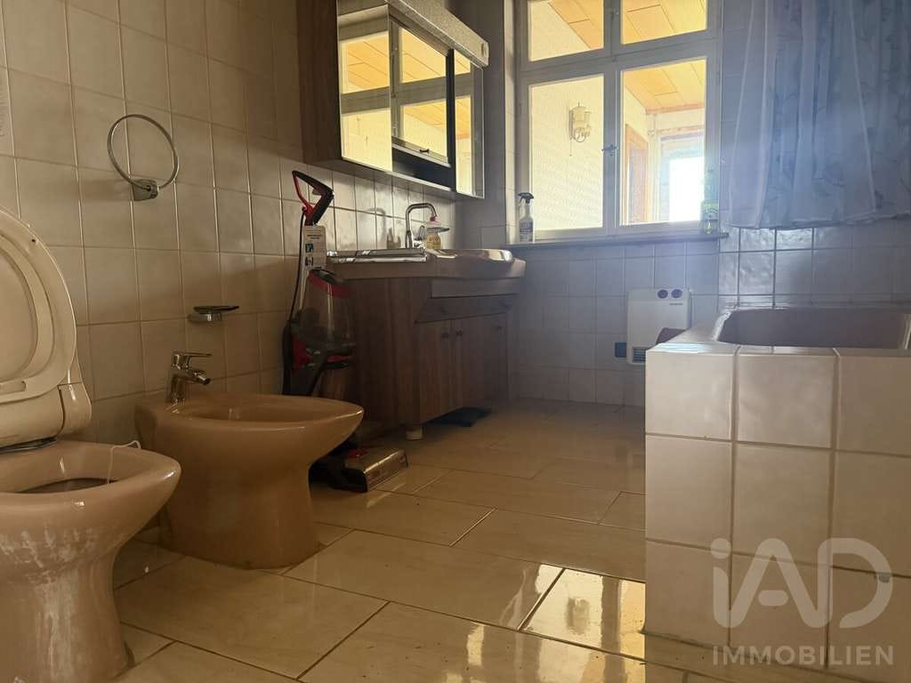 Immobilie in Püttlingen - Freistehendes Einfamilienhaus auf schönen Grundstück in Püttlingen-Köllerbach - Bild 1