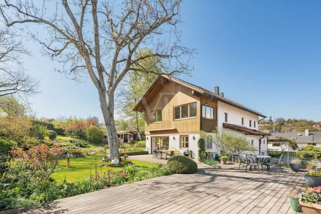 Immobilie in Icking - Historisches Anwesen mit parkähnlichem Grundstück und außergewöhnlicher Privatsphäre - Bild 2