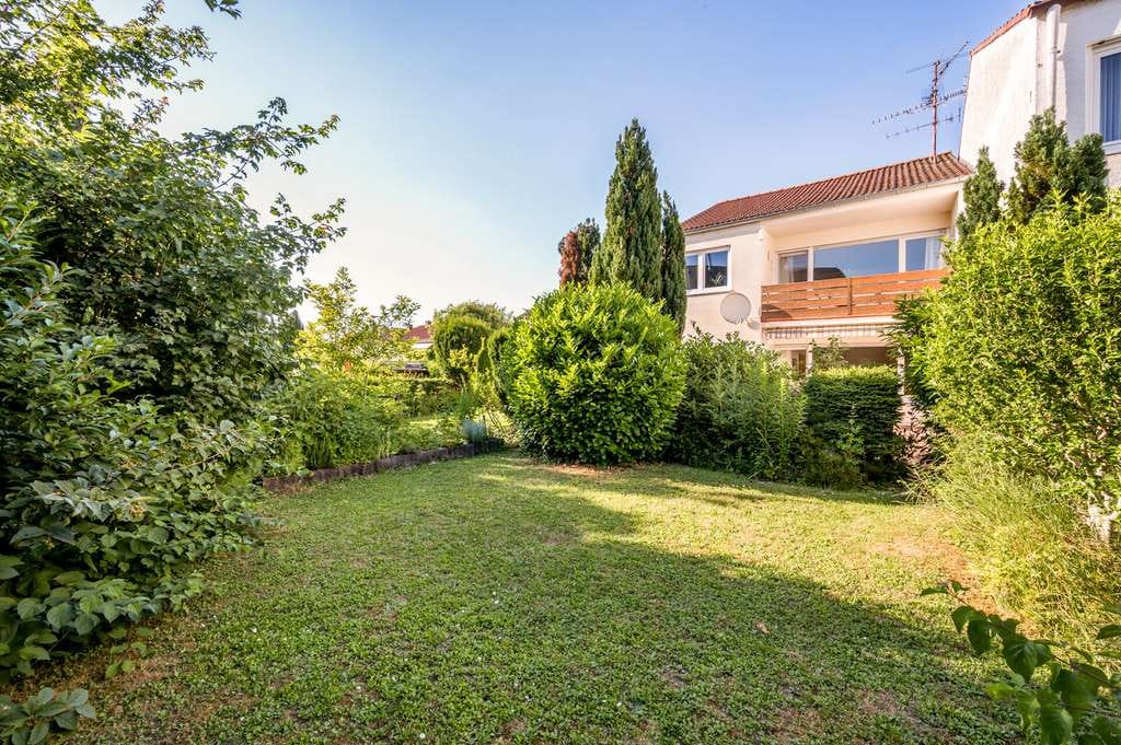 Immobilie in Ladenburg - Charmantes Reihenmittelhaus mit Garten, Garage und Platz für die ganze Familie - Bild 0