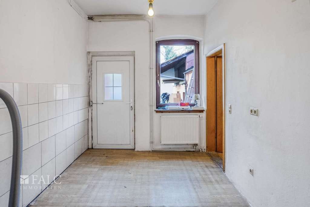 Immobilie in Östringen - Raum für Ideen – Ihr Haus mit Potenzial - Bild 1