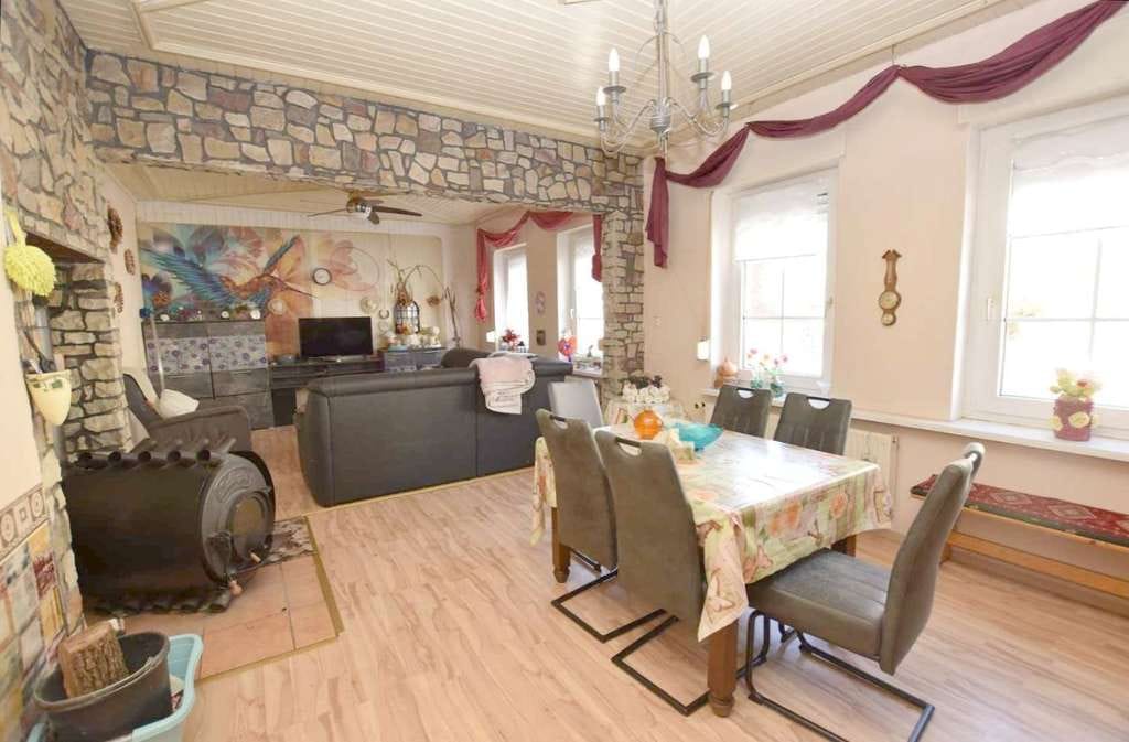 Immobilie in Gardelegen - Resthof zum Modernisieren mit Wohnhaus, großer Scheune, Garten + 2 Garagen... - Bild 1