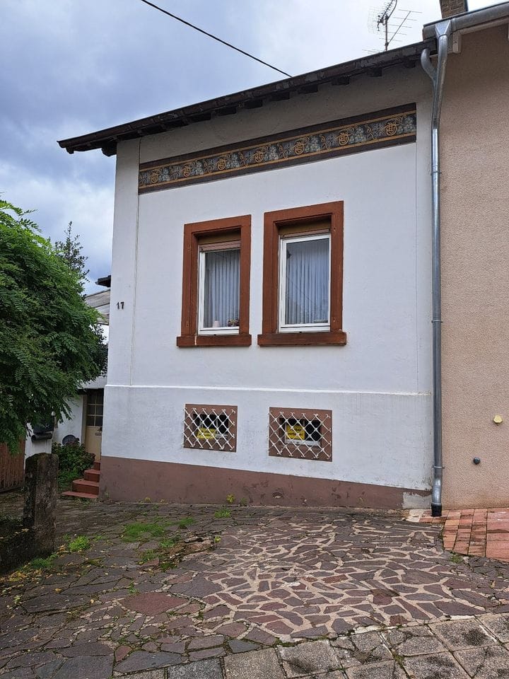 Immobilie in Mettlach - Wohnhaus mit Balkon und Weitblick in ruhiger Lage von Mettlach - Bild 0