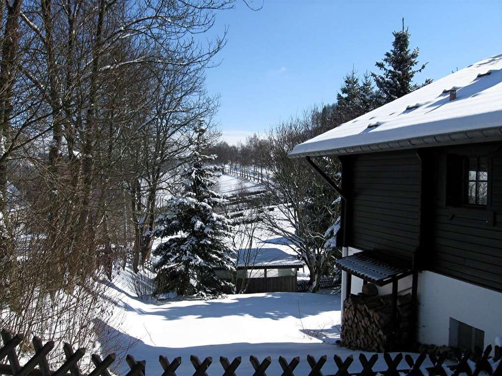 Immobilie in Willingen (Upland) - Charmantes Wohnhaus im Schweizer Chalet Stil und parkähnlichem Grundstück im Raum Willingen - Bild 3