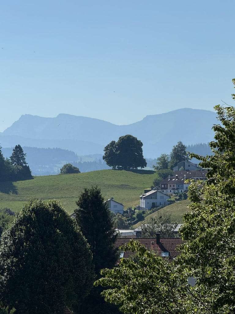 Immobilie in Lindenberg im Allgäu - Appartement mit herrlicher Bergsicht in top Lage von Lindenberg - Bild 1