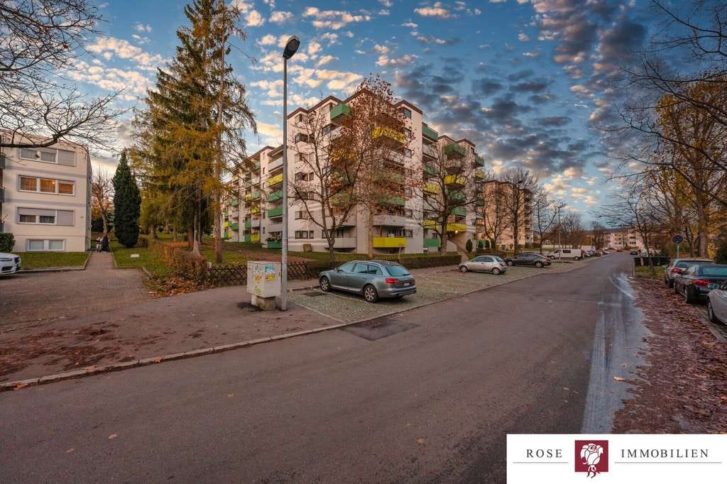 Immobilie in Waiblingen - Die erste Kapitalanlage? Gepflegte 2-Zimmer-Wohnung mit Außenstellplatz und Balkon in Waiblingen - Bild 2
