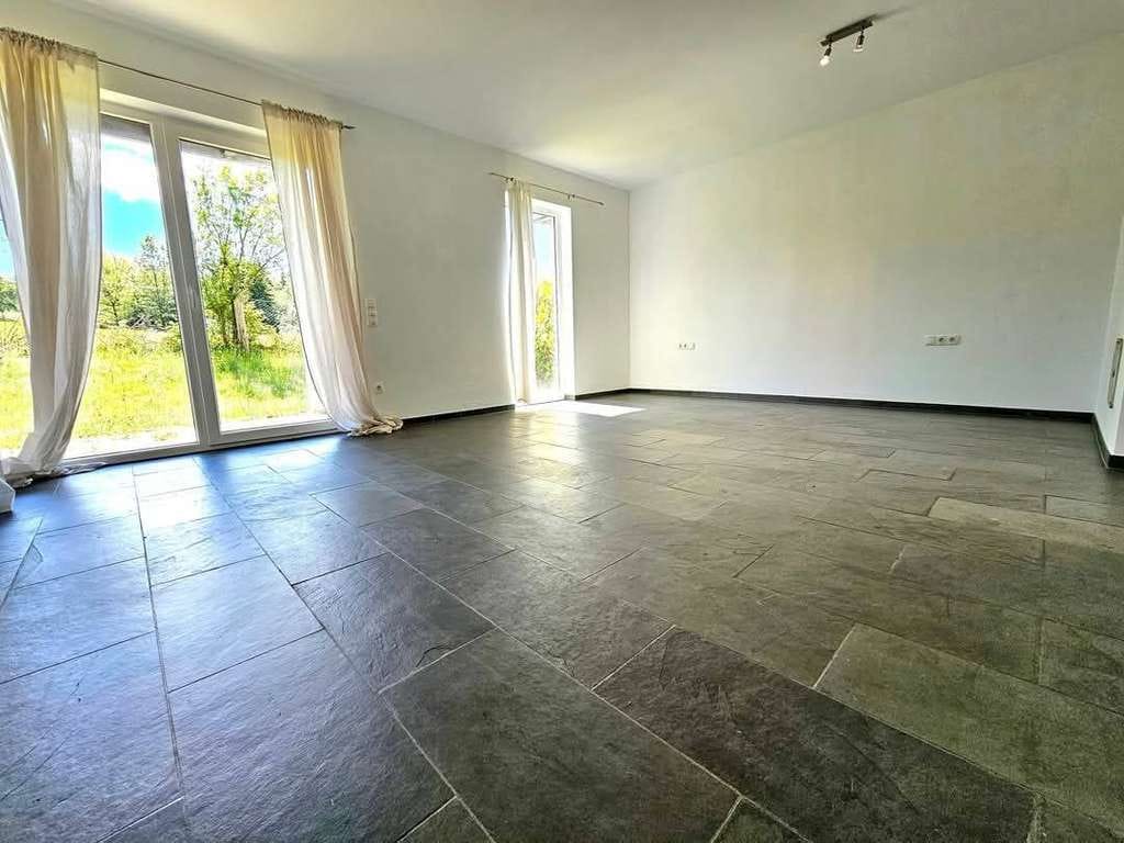 Immobilie in Trippstadt - Modernes Wohnerlebnis auf vier Ebenen – Stilvolles Reihenendhaus in Trippstadt - Bild 4