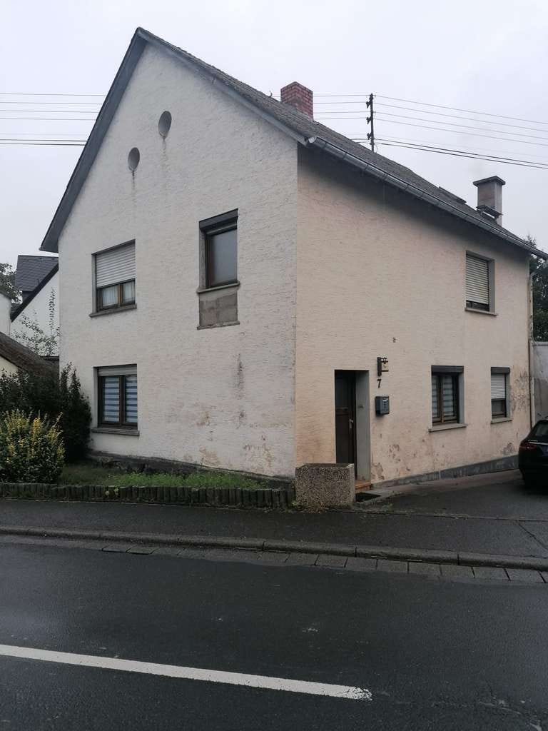 Immobilie in Steinefrenz - Einfamilienhaus mit großer Scheune und großem Grundstück - Bild 1