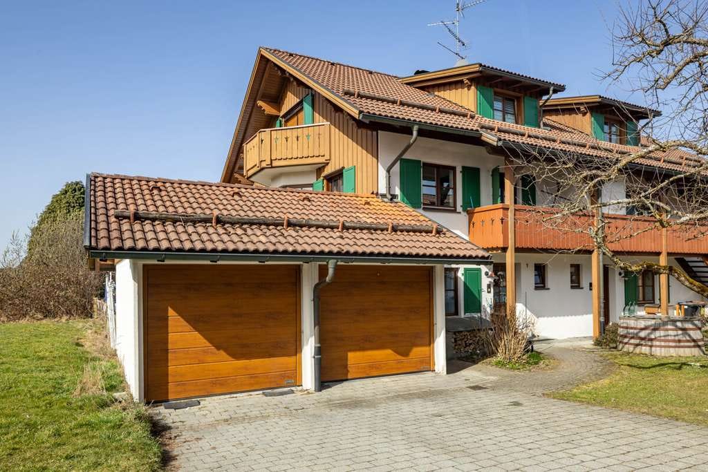 Immobilie in Argenbühl - Stilvolle Maisonette-Wohnung mit Kamin und eigenem Eingang - Bild 0