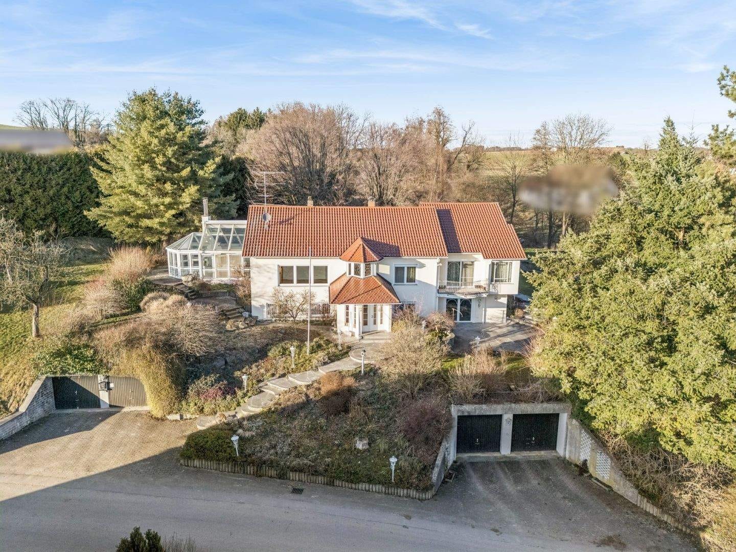 Immobilie in Bergatreute - Repräsentative Landhausvilla nahe Ravensburg - Schloss-Ambiente auf ca. 2.500 m² Parkgrundstück - Bild 0
