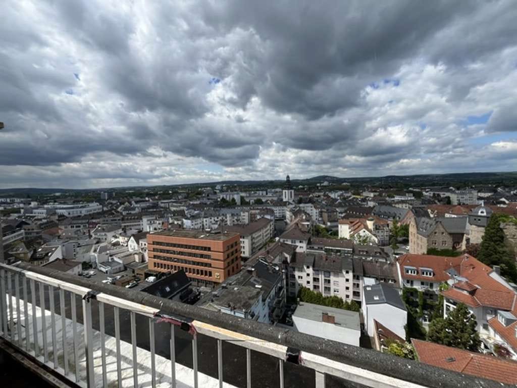 Immobilie in Gießen - Innenstadtlage in Gießen: 2,5-Zimmer-Wohnung mit Balkon und Panoramablick - Bild 2