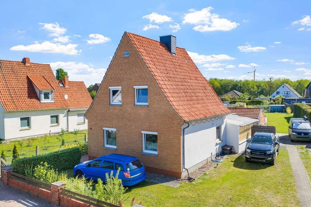 Immobilie in Haßbergen - Gepflegtes Einfamilienhaus auf großzügigem Grundstück in Haßbergen - Bild 1