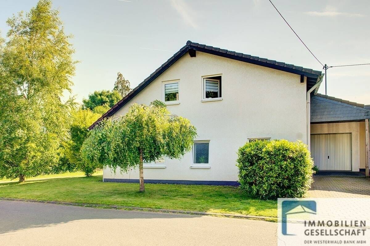 Immobilie in Döttesfeld - Geräumiges Ein- bis Zweifamilienhaus mit Traumblick in die Natur! - Bild 0
