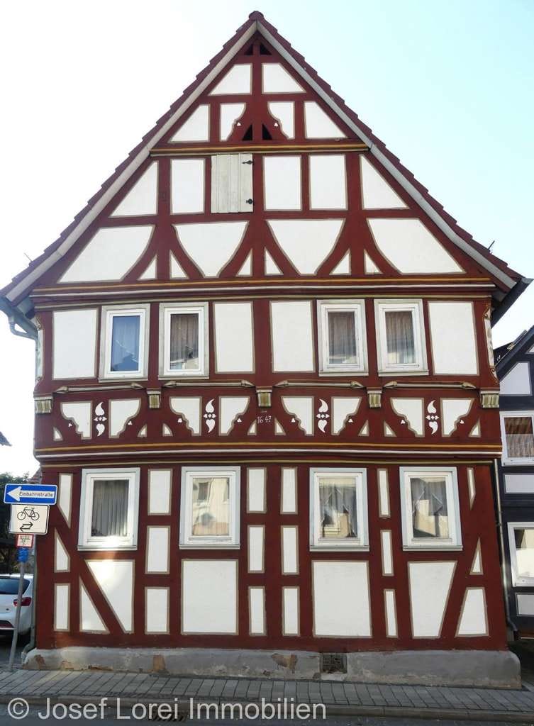 Immobilie in Schlitz - Denkmalgeschütztes Einfamilienhaus im Zentrum von 36110 Schlitz - Bild 1