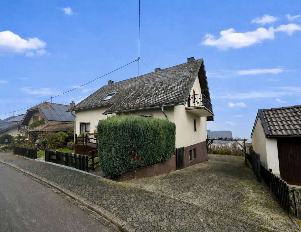 Immobilie in Ellenz-Poltersdorf - Ellenz-Poltersdorf | 1-2 Familienhaus | 2 Garagen | idealer Grundriss - Bild 1