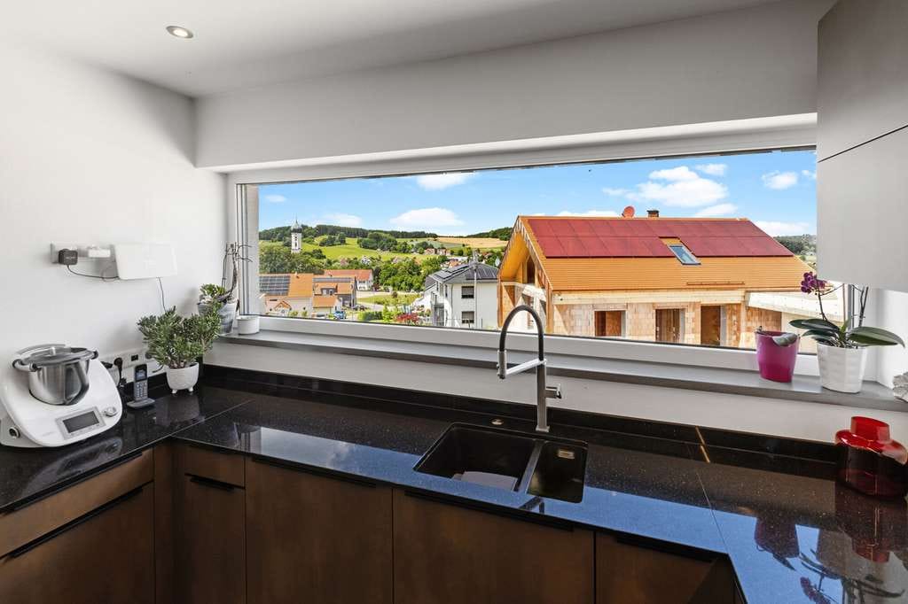 Immobilie in Langenneufnach - Modernes Traumhaus mit Weitblick, PV-Anlage & Energieklasse A - Bild 3