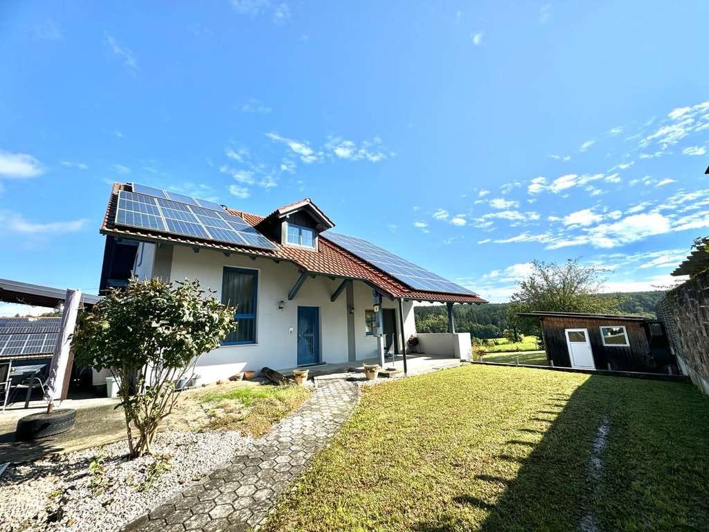 Immobilie in Gottfrieding - Tolles Einfamilienhaus mit großem Garten - Bild 1