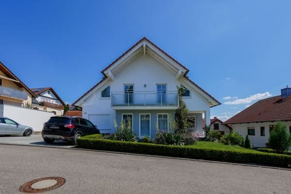 Immobilie in Hardthausen am Kocher - HARDTHAUSEN: MEHRFAMILIENHAUS 276 m2 mit traumhaftem Garten - Terrasse - Balkon. - Bild 0