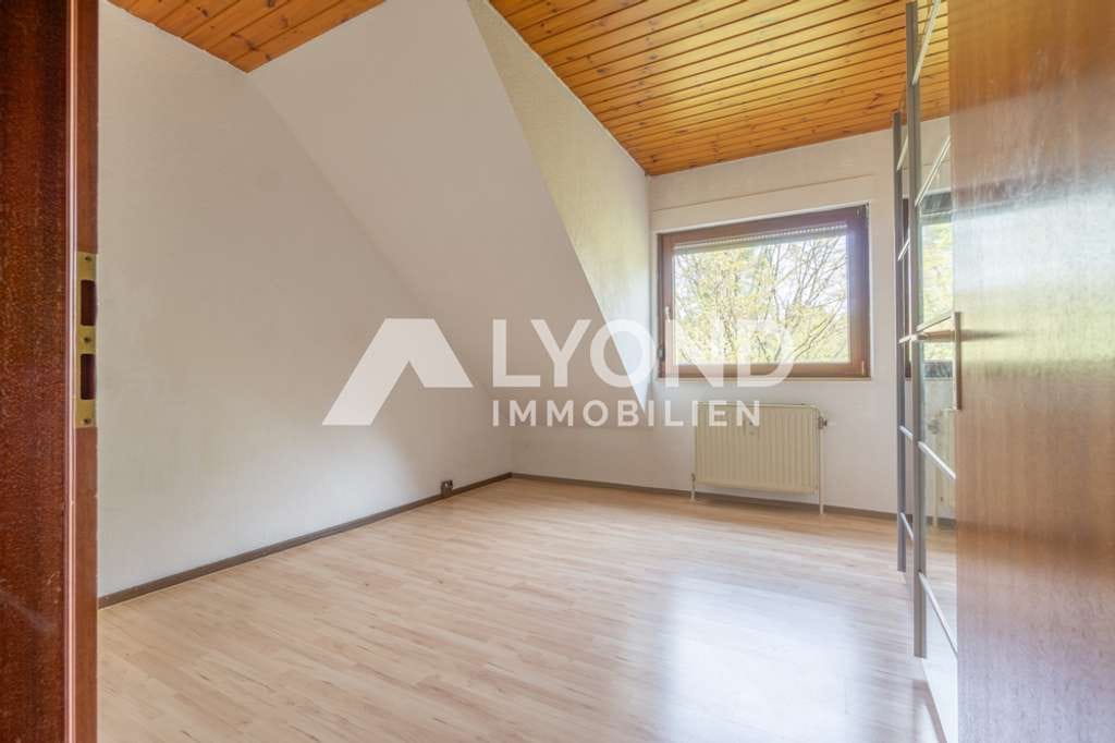 Immobilie in Althütte - Gemütliche Dachgeschosswohnung mit Stellplatz und viel Stauraum in ruhiger Lage von Althütte - Bild 3
