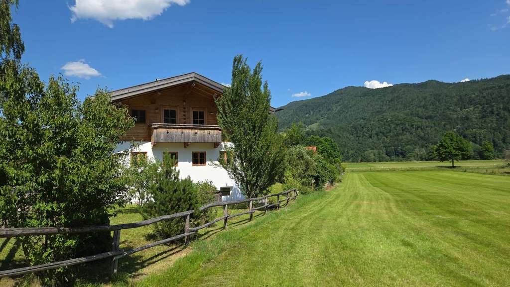 Immobilie in Schleching - Stilechtes Chiemgauer Bauernsacherl mit modernster Technik und 360Grad Alpenpanorama - Bild 1