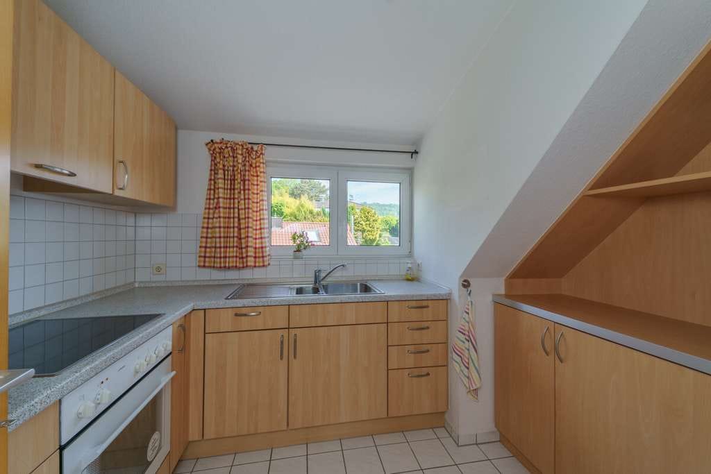Immobilie in Bodman-Ludwigshafen - Bodenseeblick inklusive – lichtdurchflutete Dachgeschosswohnung mit Balkon - Bild 4