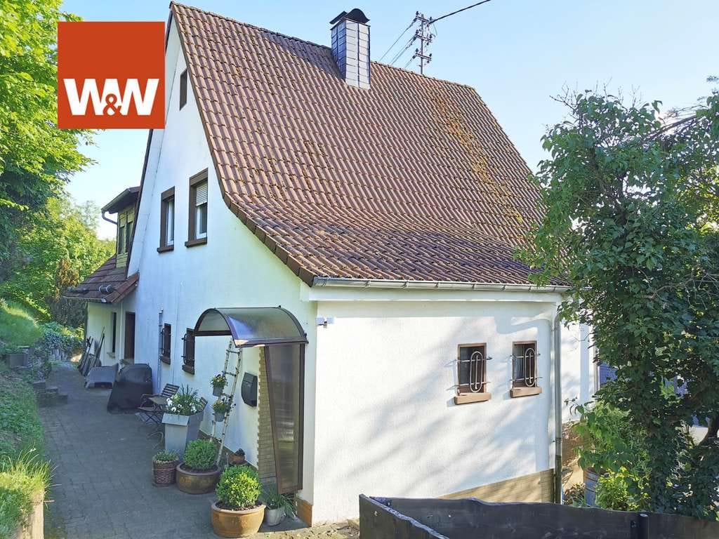 Immobilie in Wilnsdorf - ***Ein/Zweifamilienhaus in ruhiger Naturlage mit herrlicher Aussicht!*** - Bild 1