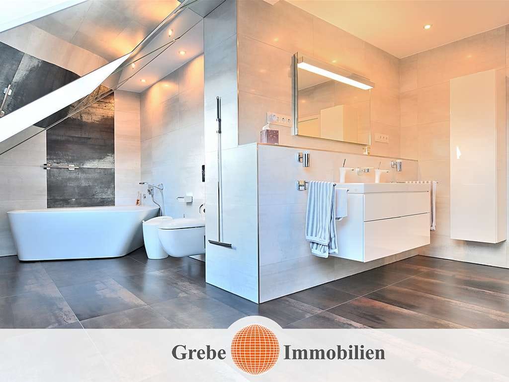 Immobilie in Fürstenwalde/Spree - Zweifamilienhaus zum Wohnen, Leben und oder Arbeiten... - Bild 0
