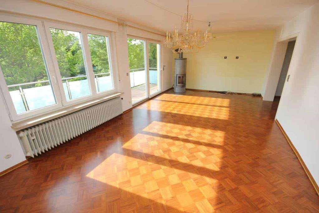 Immobilie in Kusterdingen - Sofort frei! Das unterkellerte und sanierungsbedürftige Wohnhaus mit Garage am Ortsrand!  - Bild 1