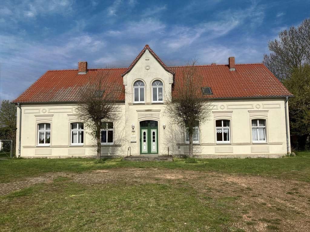 Immobilie in Meesiger - Wohnhaus mit 3 WE - Vier-Seit-Hof - Bild 0