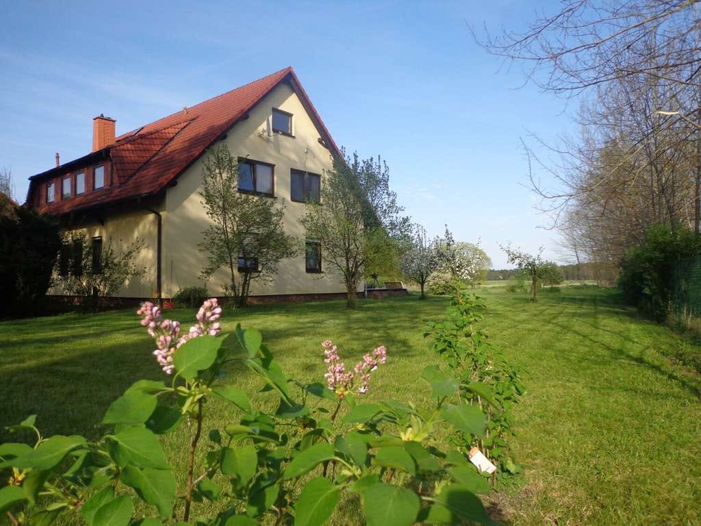 Immobilie in Rietzneuendorf-Staakow - Großzügiges Einfamilienhaus mit großen Garten und modernem Wohnkomfort - Bild 1