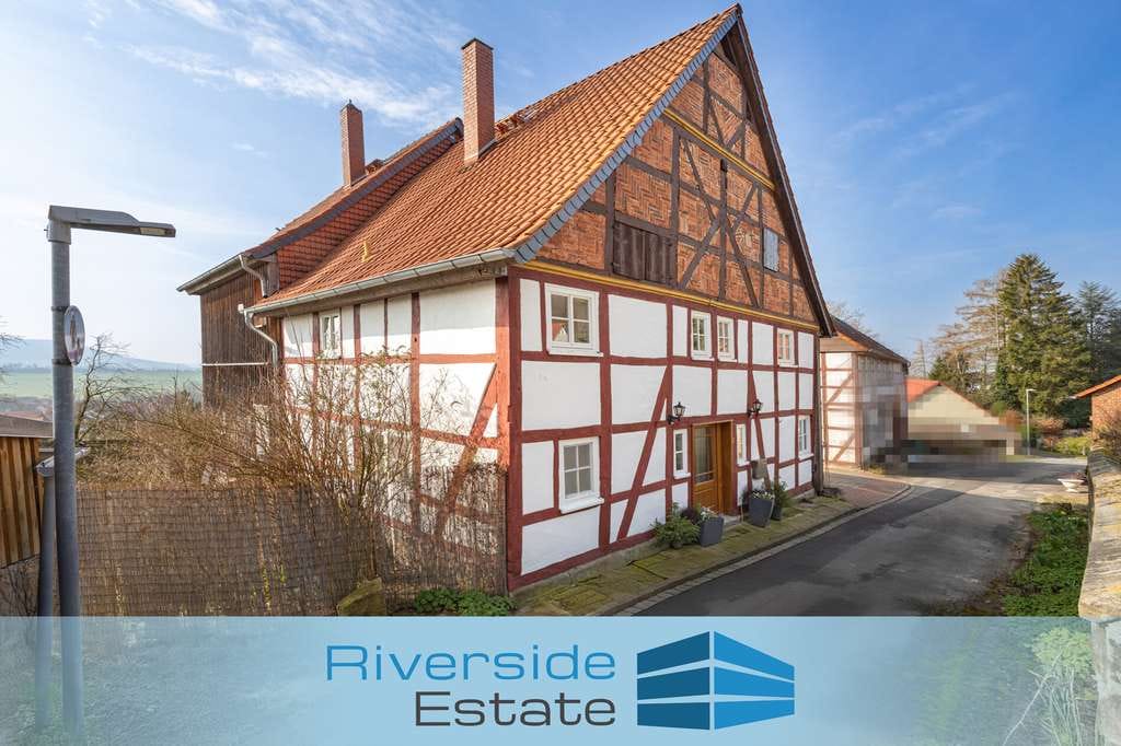 Immobilie in Coppenbrügge - Brünnighausen | Stilvolles, renoviertes Wohnhaus in ruhiger Lage mit tollem Ausblick! - Bild 0
