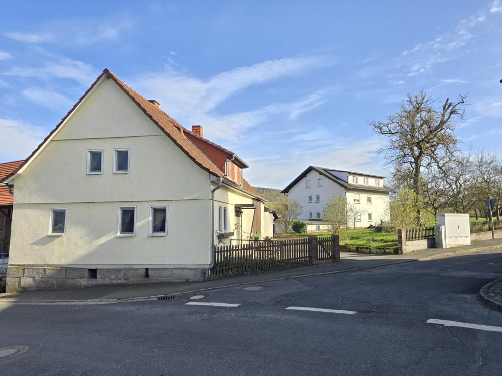 Immobilie in Kalbach - Einfamilienhaus freistehend in Kalbach (Uttrichshausen) - Bild 1