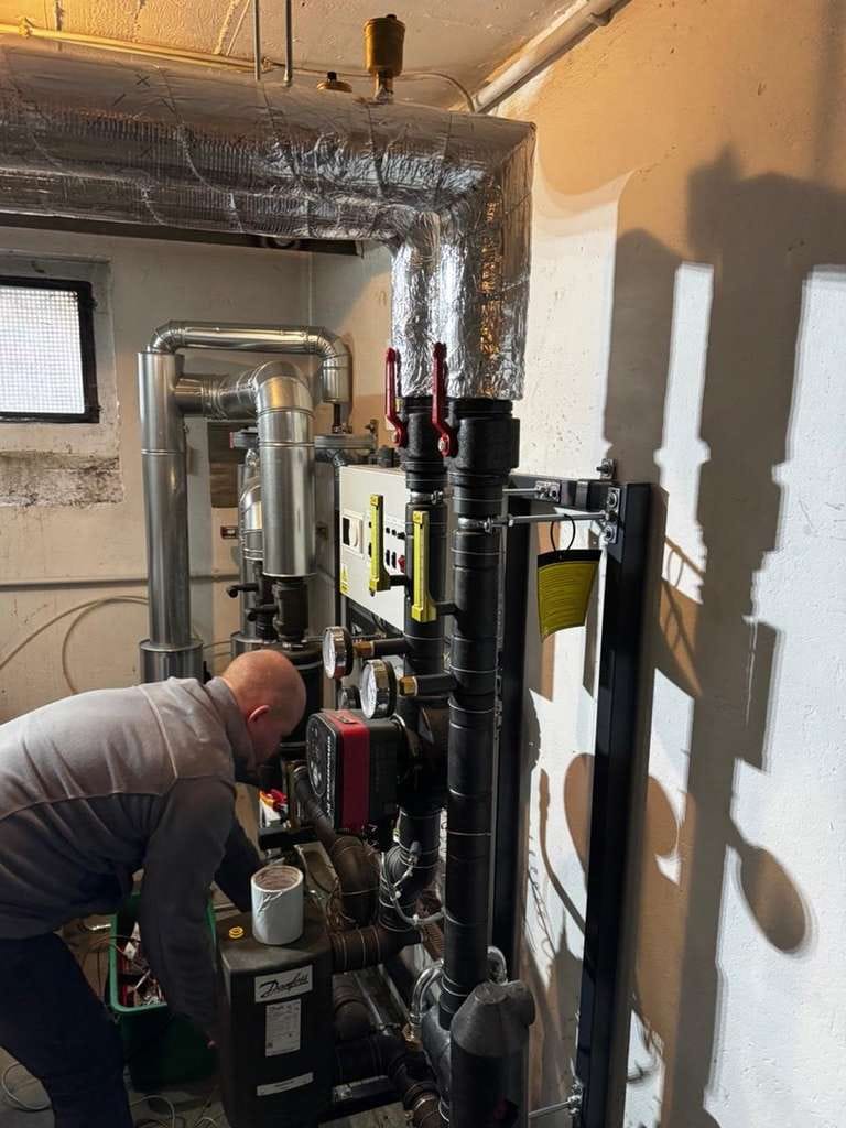 Immobilie in Karlsruhe - Saniert & Frei: Sep. Küche m. Fenster! Mühlburg | EBK | Fernwärme | 0% Prov. | Keller+Speicher - Bild 2