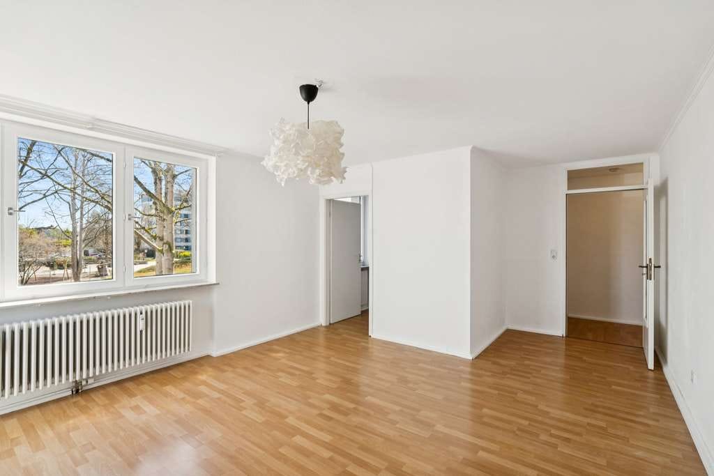 Immobilie in Vaterstetten - Gepflegte 1,5-Zimmer-Wohnung im 1. OG, frei ab sofort - im Gustav-Mahler-Weg - Bild 1