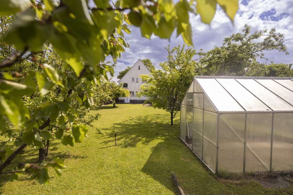 Immobilie in Lübbecke - Modernisiertes Einfamilienhaus mit großem Garten in Lübbecke - zentral gelegen - Bild 1