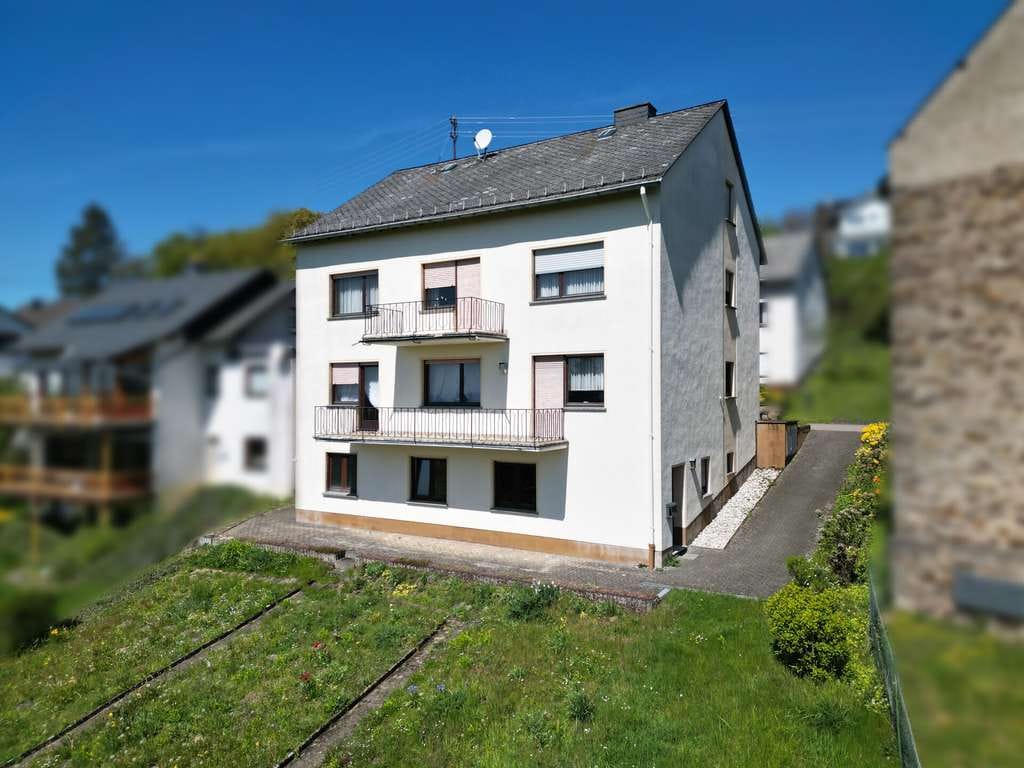 Immobilie in Nörtershausen - Großzügiges Einfamilienhaus mit ELW in ruhiger Lage von Nörtershausen – viel Platz, viel Potenzial - Bild 2