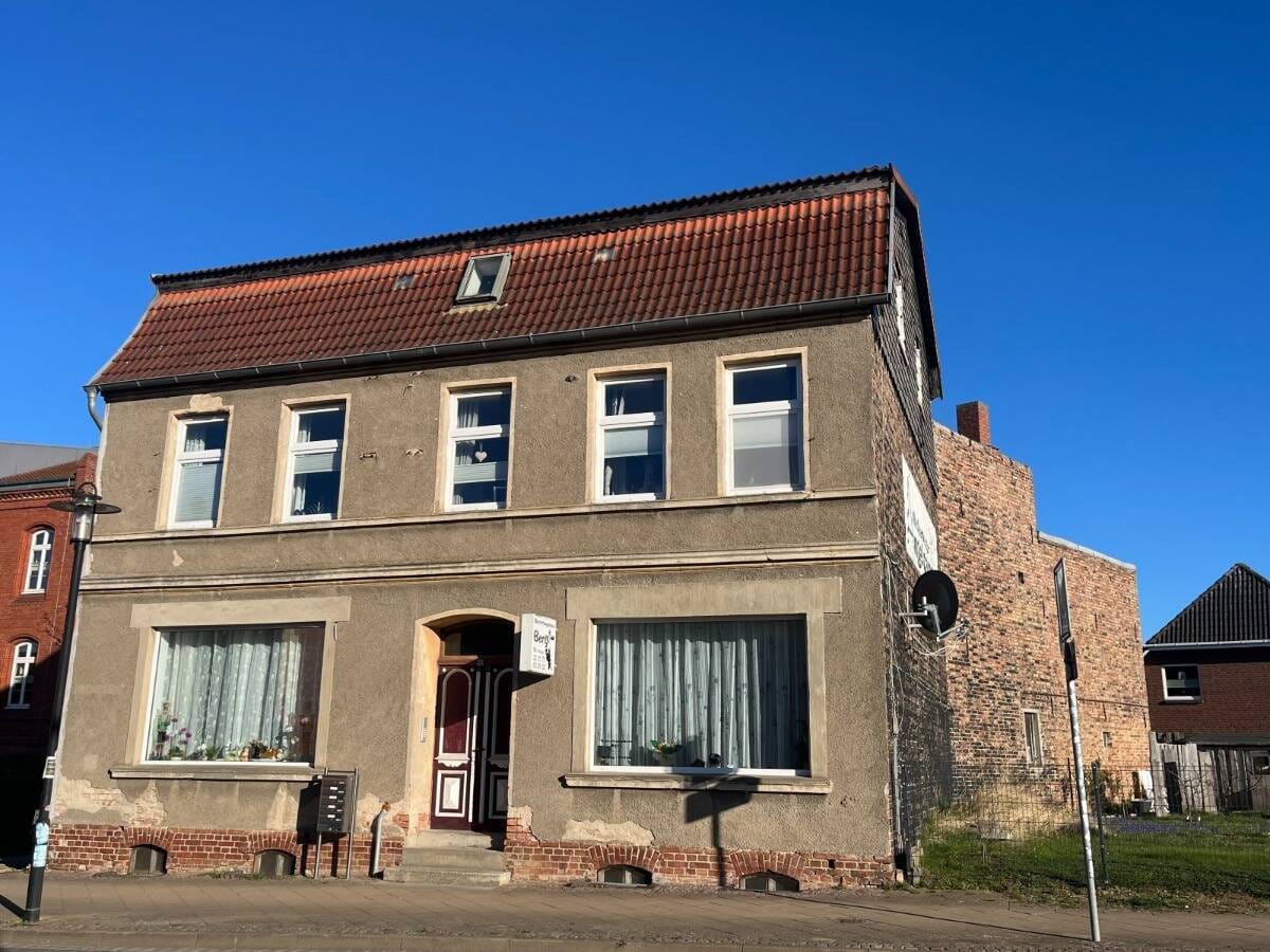 Immobilie in Malchin - Stadthaus mit 5 Eigentumseinheiten - Zufahrt - Nebengelass - Garten - vielseitig nutzbar.... - Bild 0