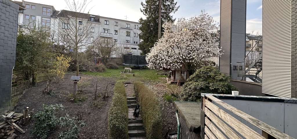 Immobilie in Wermelskirchen - Grüne Oase im Herzen der Stadt – Wohn-/Geschäftshaus mit Traumgarten & Entwicklungspotenzial - Bild 3