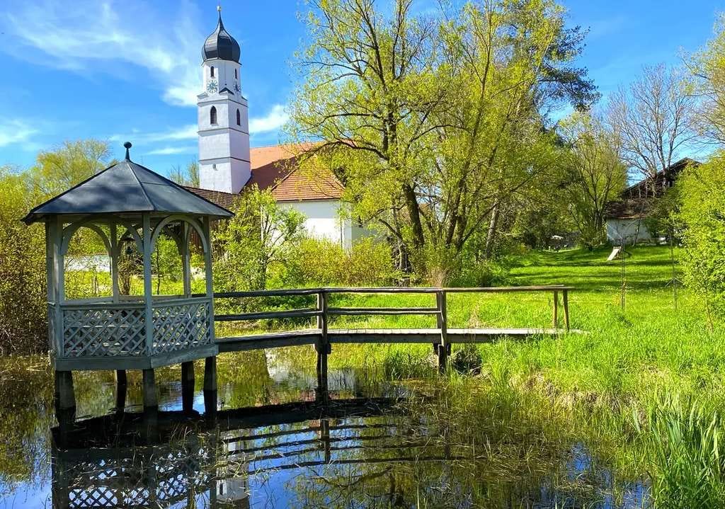 Immobilie in Gangkofen - Historischer Vierseithof mit großem Garten, altem Baumbestand und kultureller Geschichte - Bild 2