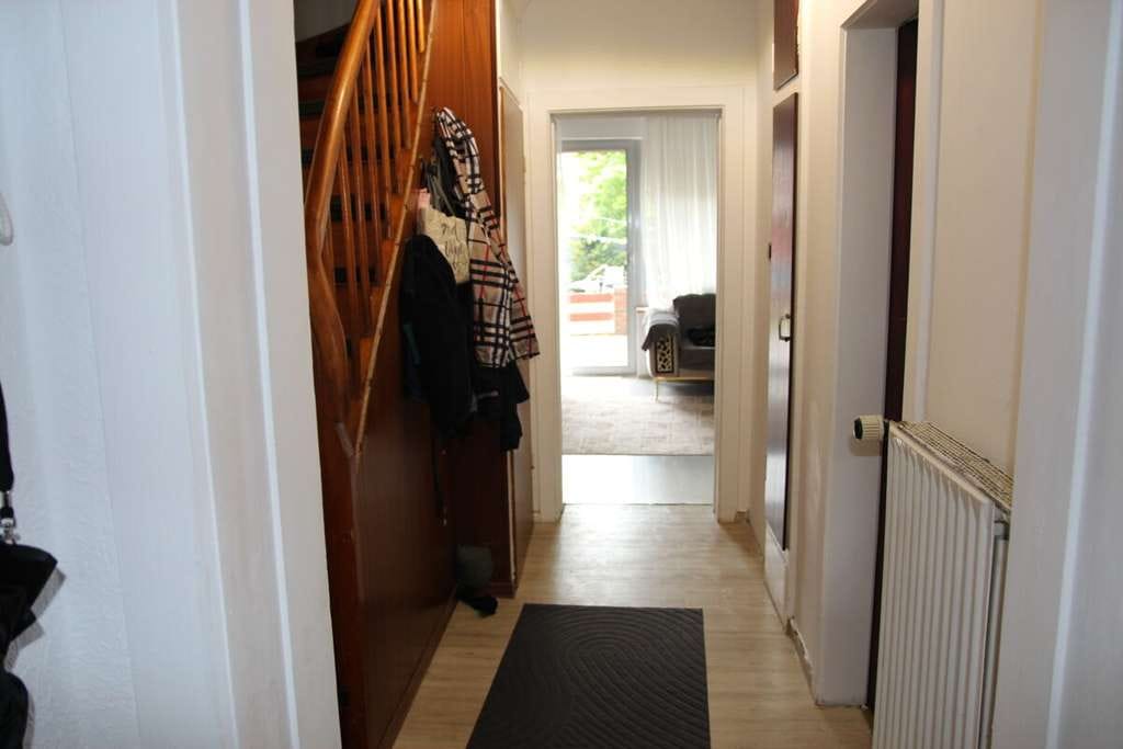 Immobilie in Winsen (Luhe) - RAUMWUNDER !!!!!  REIHENMITTELHAUS MIT VOLLKELLER UND SPITZBODEN - Bild 2