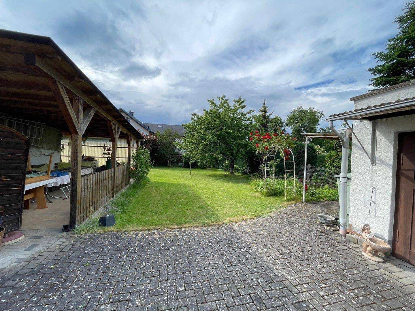 Immobilie in Waltershausen - Ein Zuhause mit Perspektive - Viel Platz für Familie, Hobby und Beruf - Bild 1