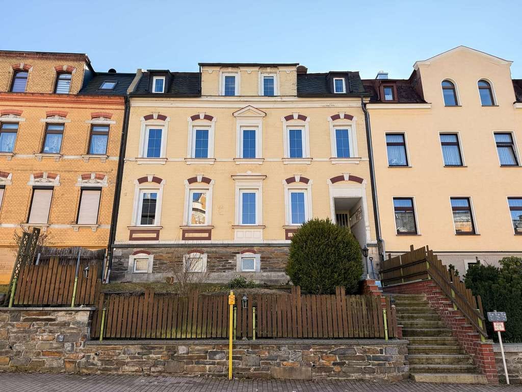 Immobilie in Markneukirchen - Viel Platz und Potenzial: Dreifamilienhaus mit Garten in Markneukirchen - Bild 0