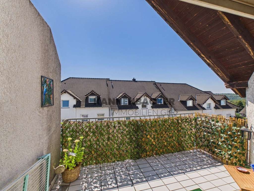 Immobilie in Höhr-Grenzhausen - Helle 2-ZKB-Wohnung mit Balkon und Stellplatz in ruhiger Lage - Bild 3