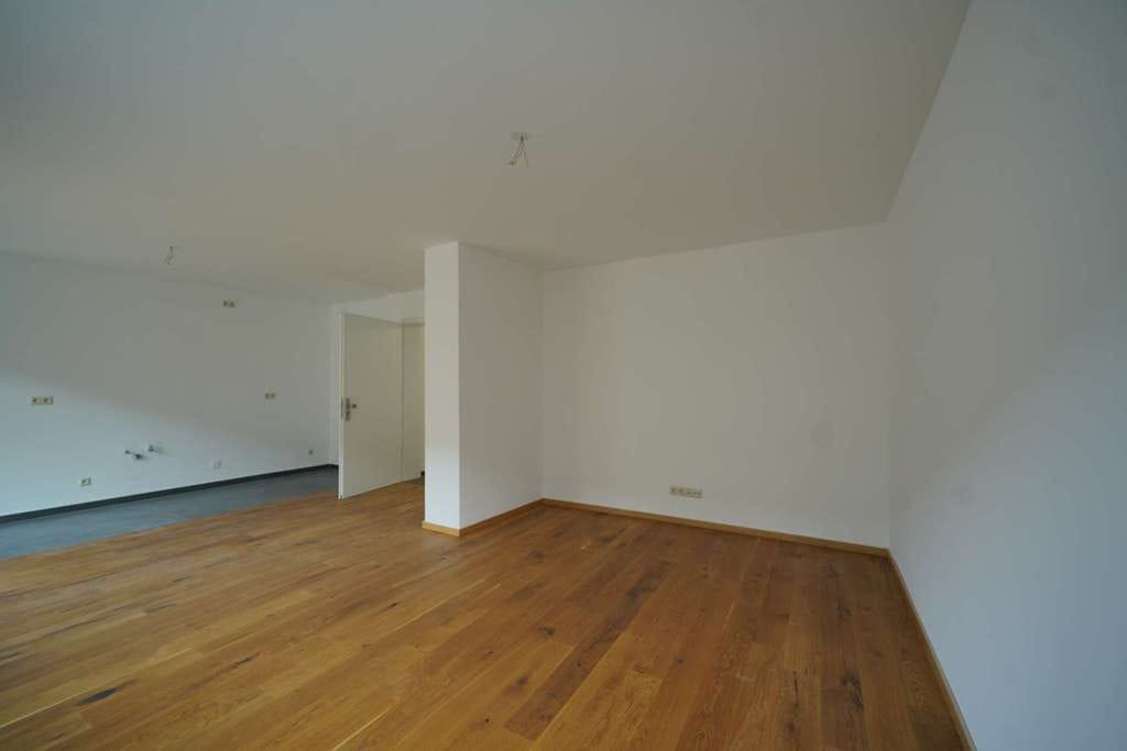 Immobilie in Ehrenkirchen - Hochwertig sanierte 2-Zimmer-Erdgeschosswohnung mit Terrasse - Bild 4
