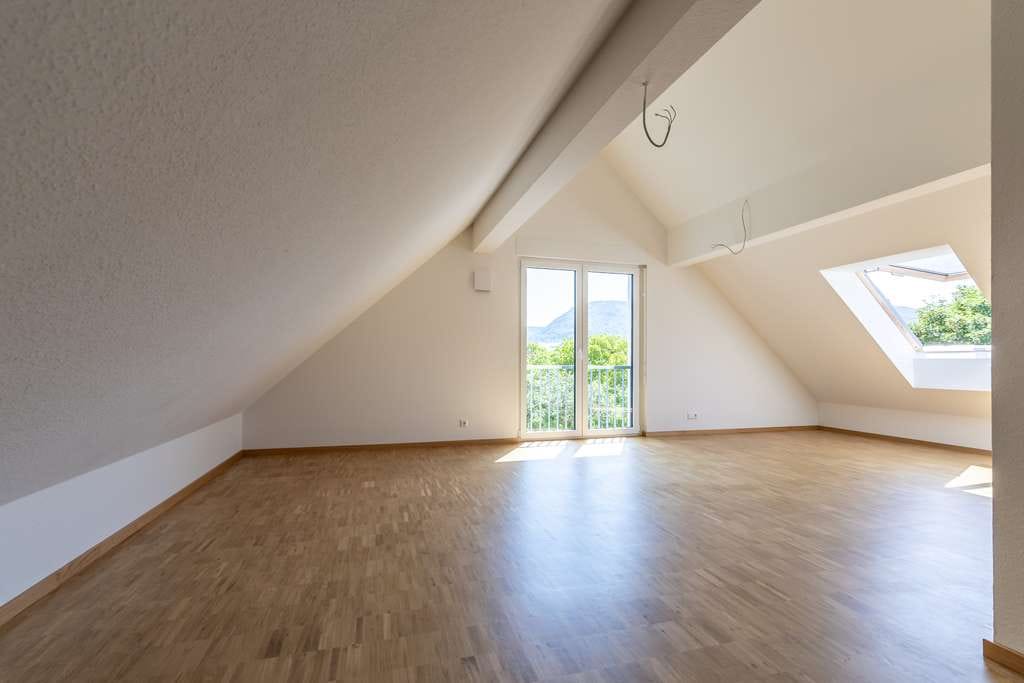 Immobilie in Owen - Direkt einziehen ! Alles inklusive ! Mittelhaus Neubau Reihenhaus mit Blick auf die Burg Teck - Bild 2
