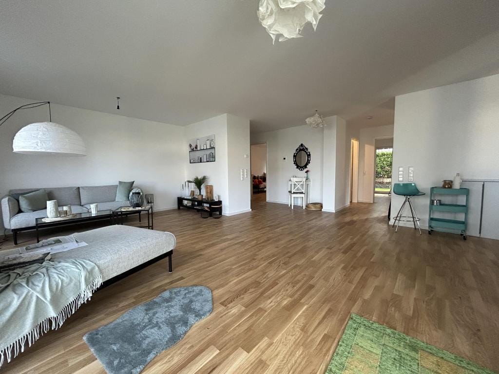 Immobilie in Heuweiler - Grüner Lebensraum: 4-Zimmer-Wohnung mit eigener Garten- und Terrassenlandschaft - Bild 1